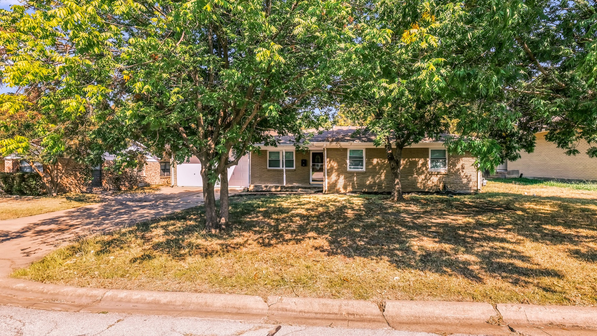 7521 S College Circle North Richland Hills TX 76180