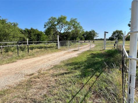 299 Private Road 1452 Chico TX 76431