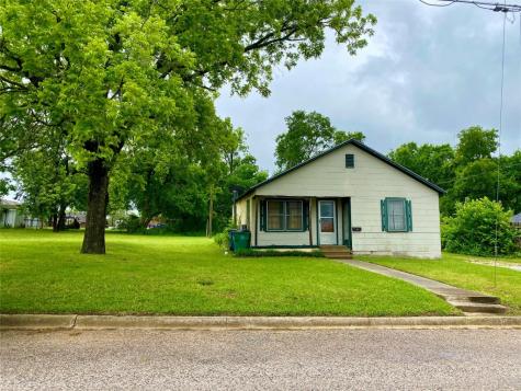 212 Hall Street Whitesboro TX 76273