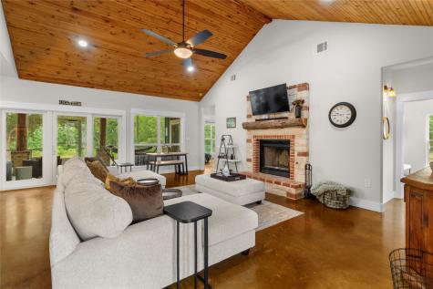 457 SE County Road 3258 Kerens TX 75144