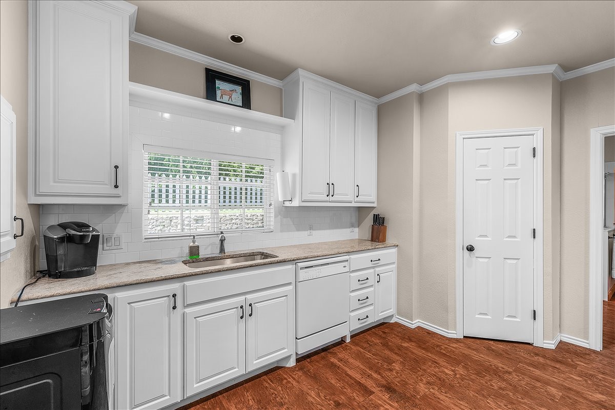1128 W Lake Drive Weatherford TX 76087