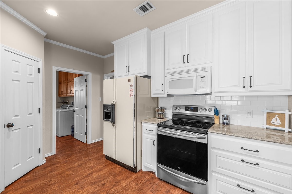 1128 W Lake Drive Weatherford TX 76087