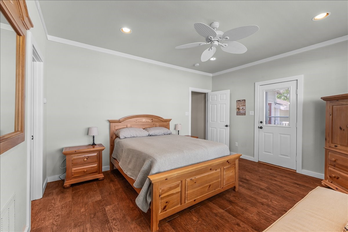 1128 W Lake Drive Weatherford TX 76087