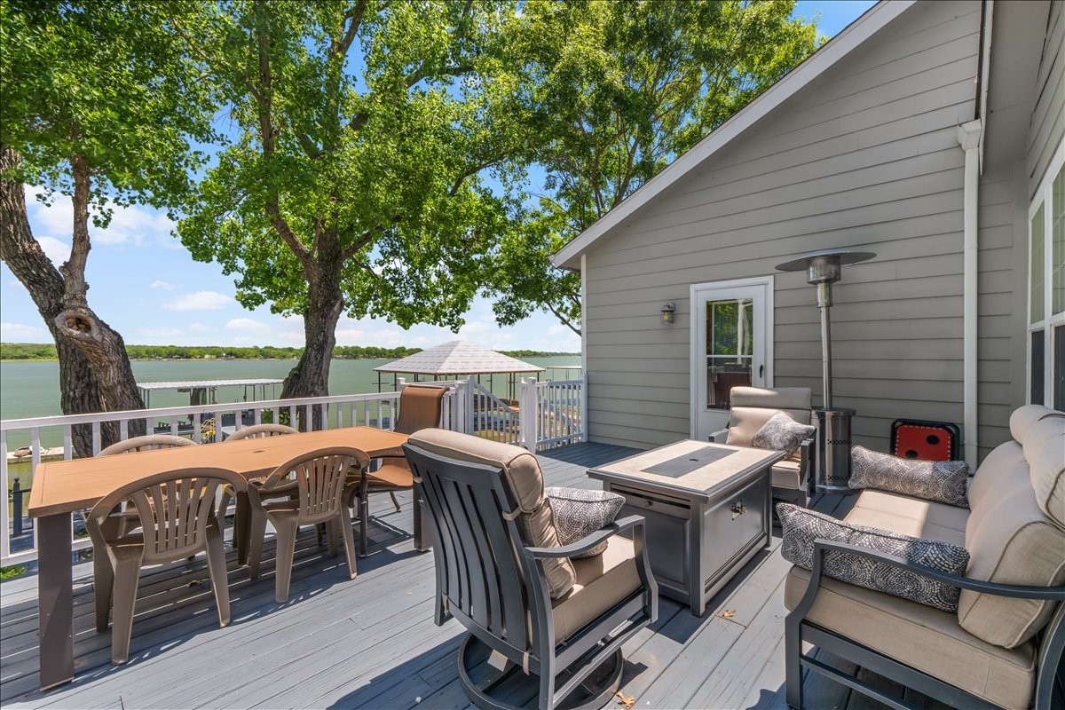 1128 W Lake Drive Weatherford TX 76087