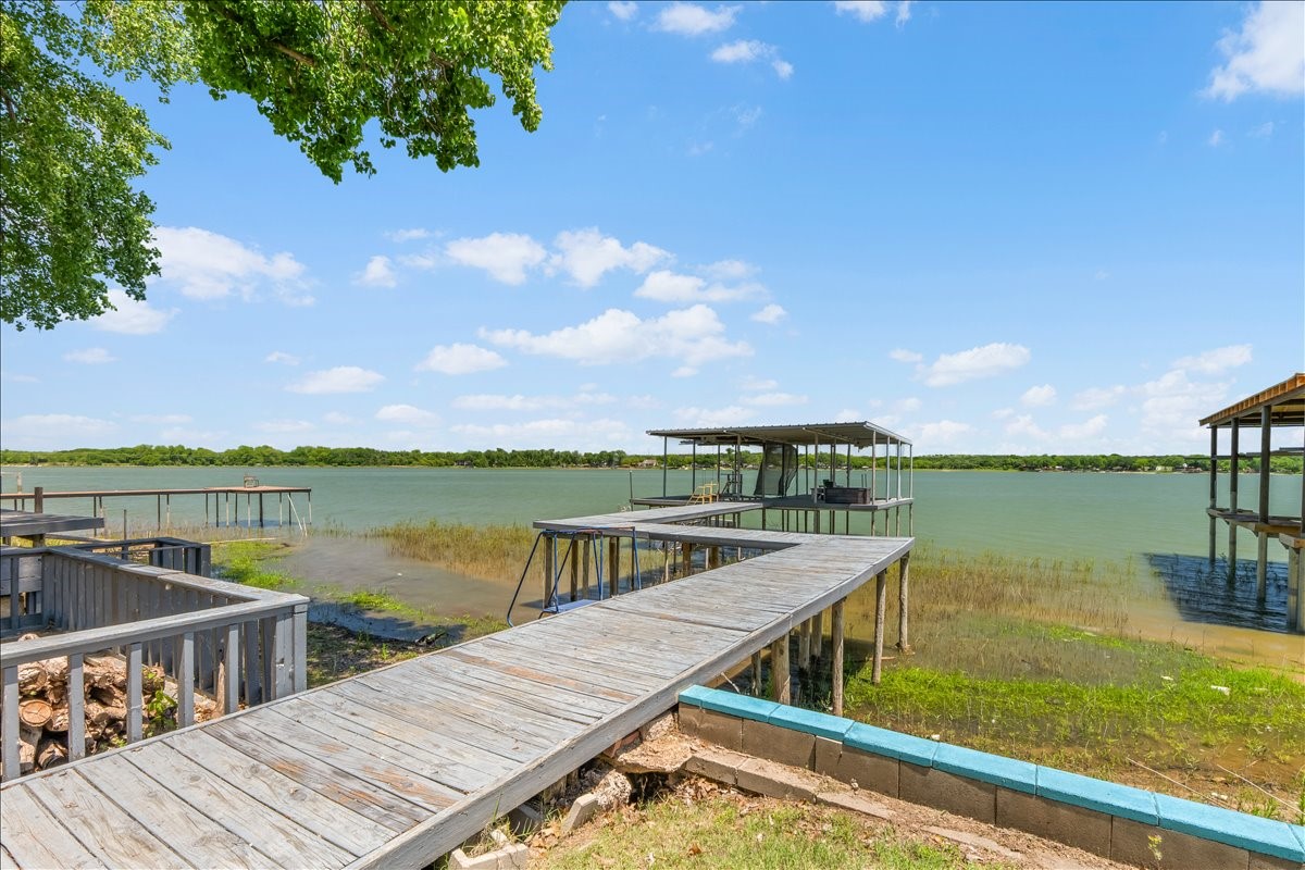 1128 W Lake Drive Weatherford TX 76087