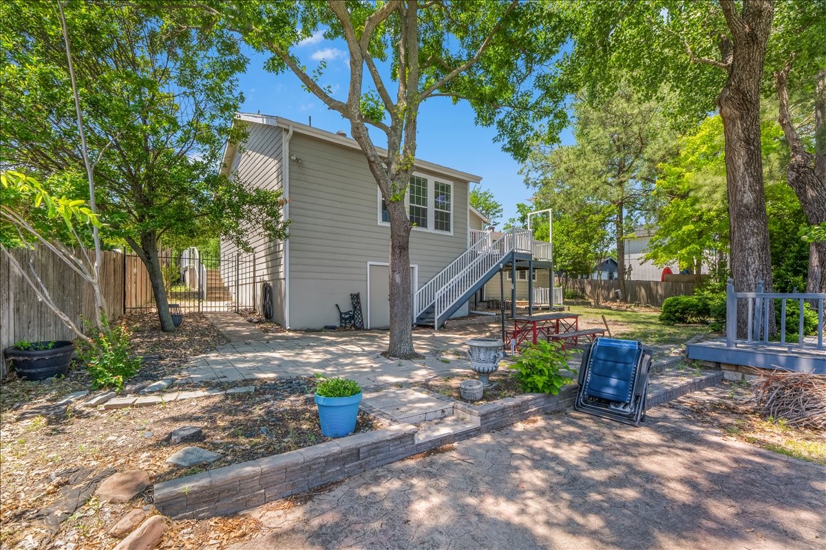 1128 W Lake Drive Weatherford TX 76087