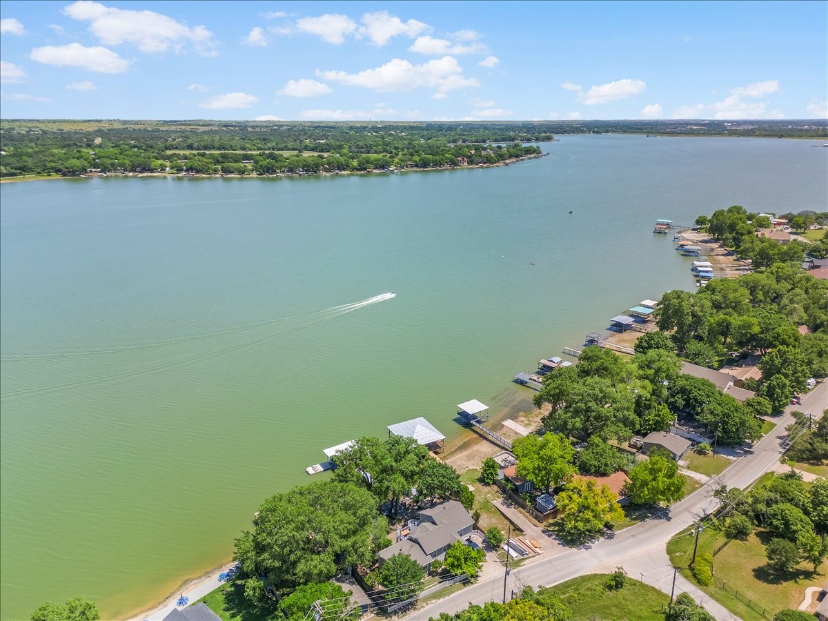 1128 W Lake Drive Weatherford TX 76087
