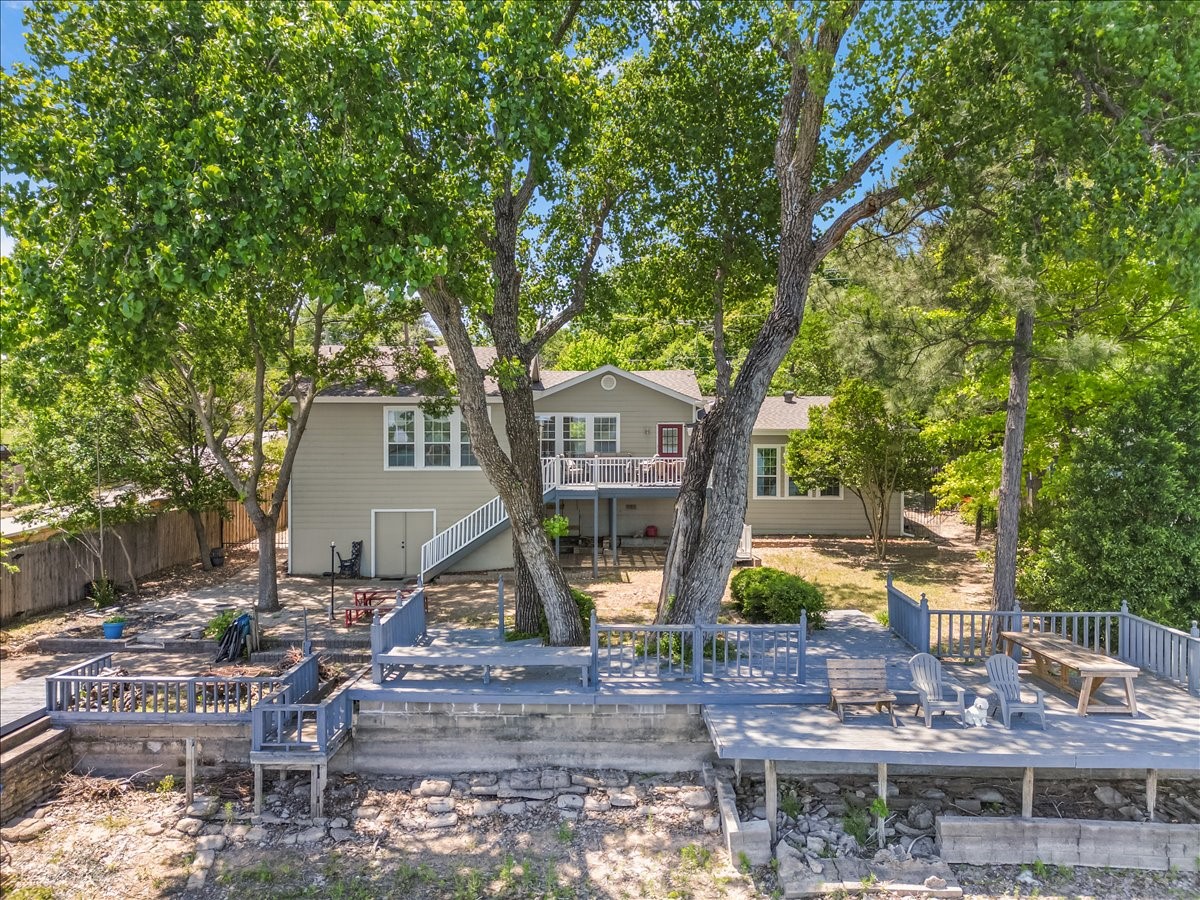 1128 W Lake Drive Weatherford TX 76087