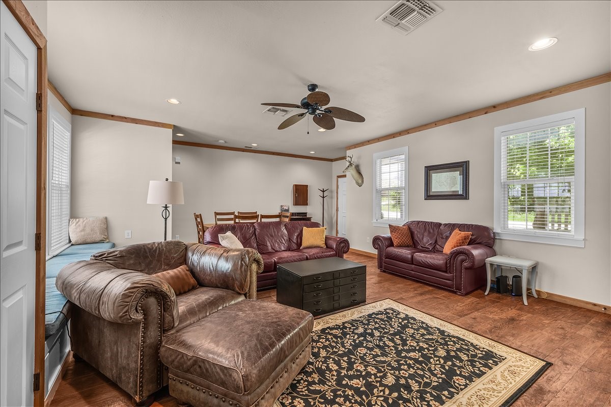 1128 W Lake Drive Weatherford TX 76087