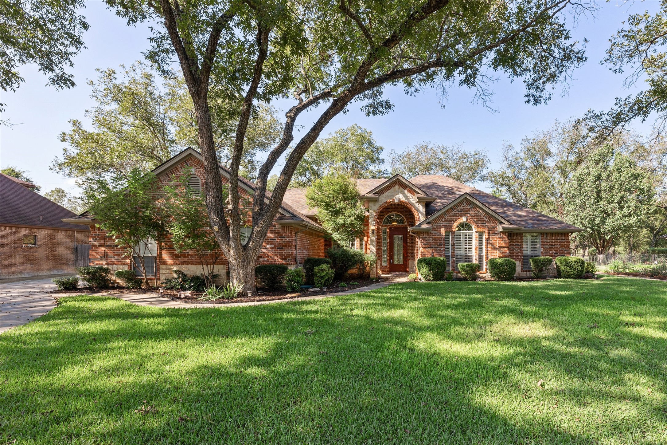 8709 Ravenswood Road Granbury TX 76049