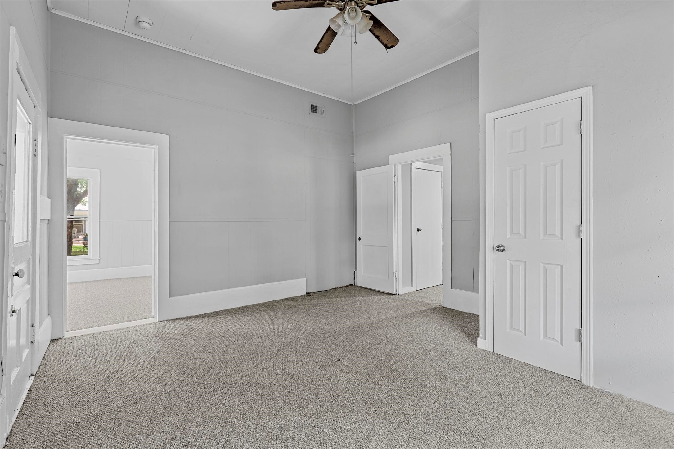 707 S Robinson Street Cleburne TX 76031