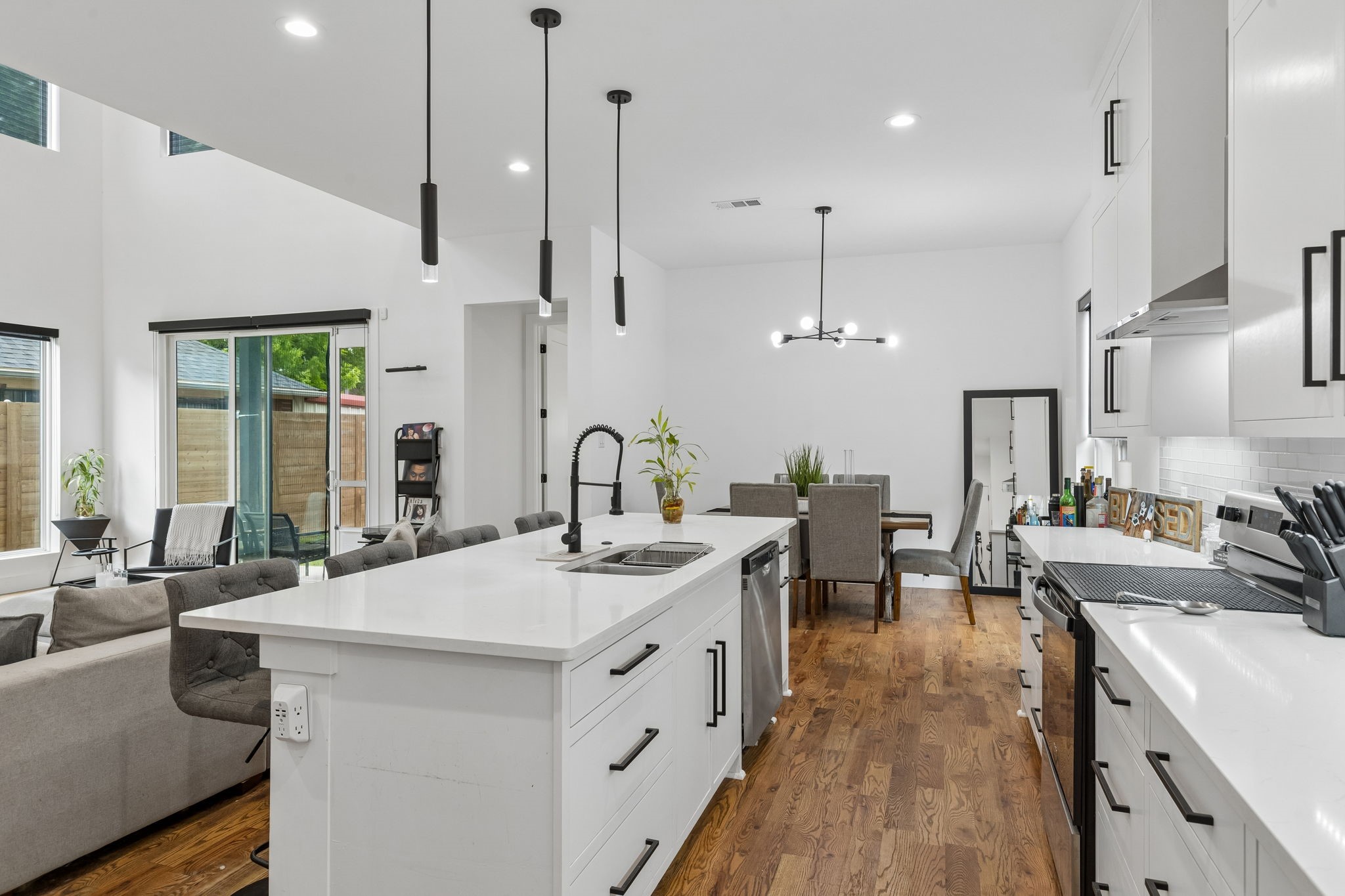 1717 Mcbroom Street Dallas TX 75212