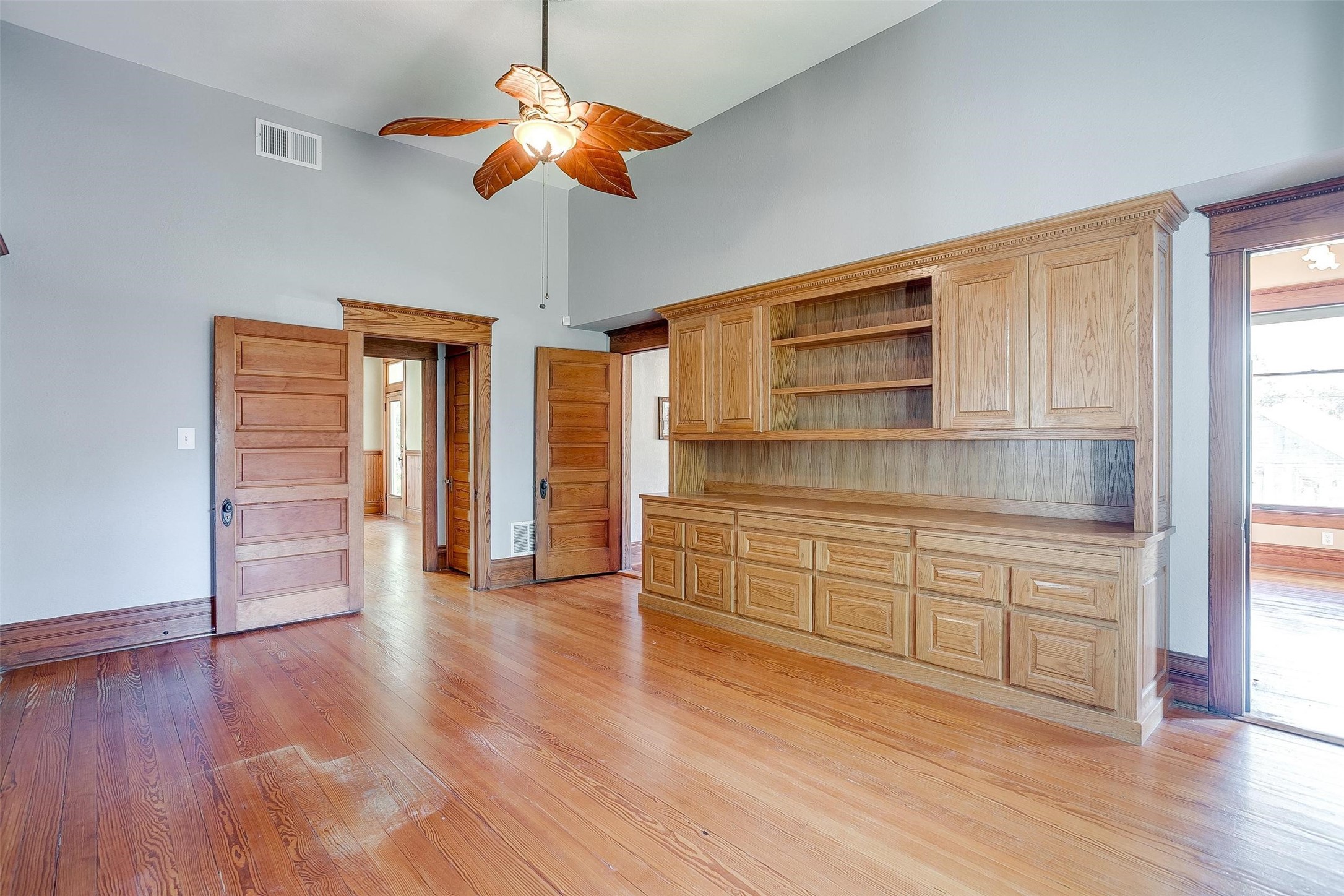 708 S Waco Street Weatherford TX 76086