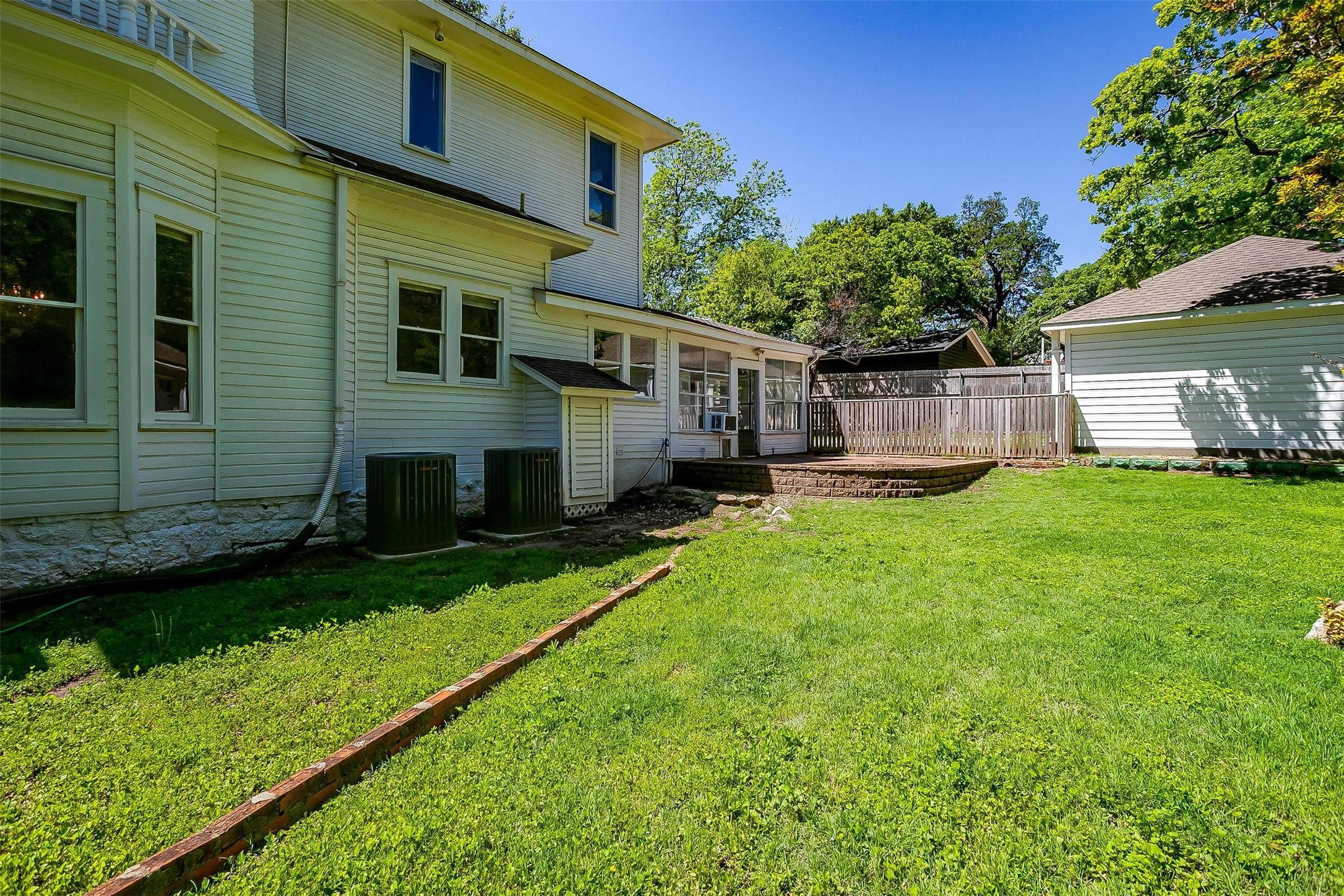 708 S Waco Street Weatherford TX 76086
