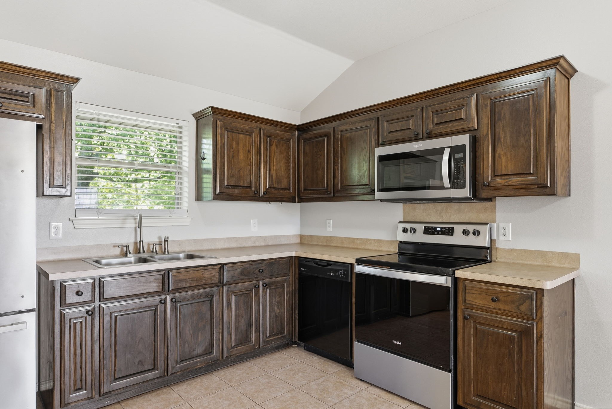 208 Shelley Lindale TX 75771
