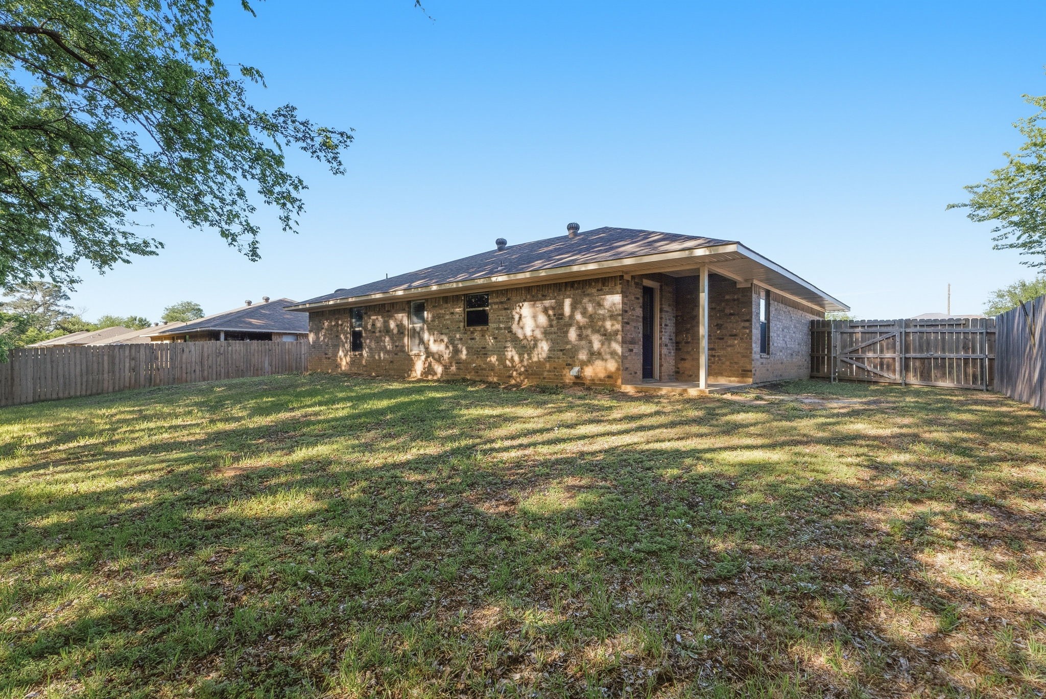 208 Shelley Lindale TX 75771