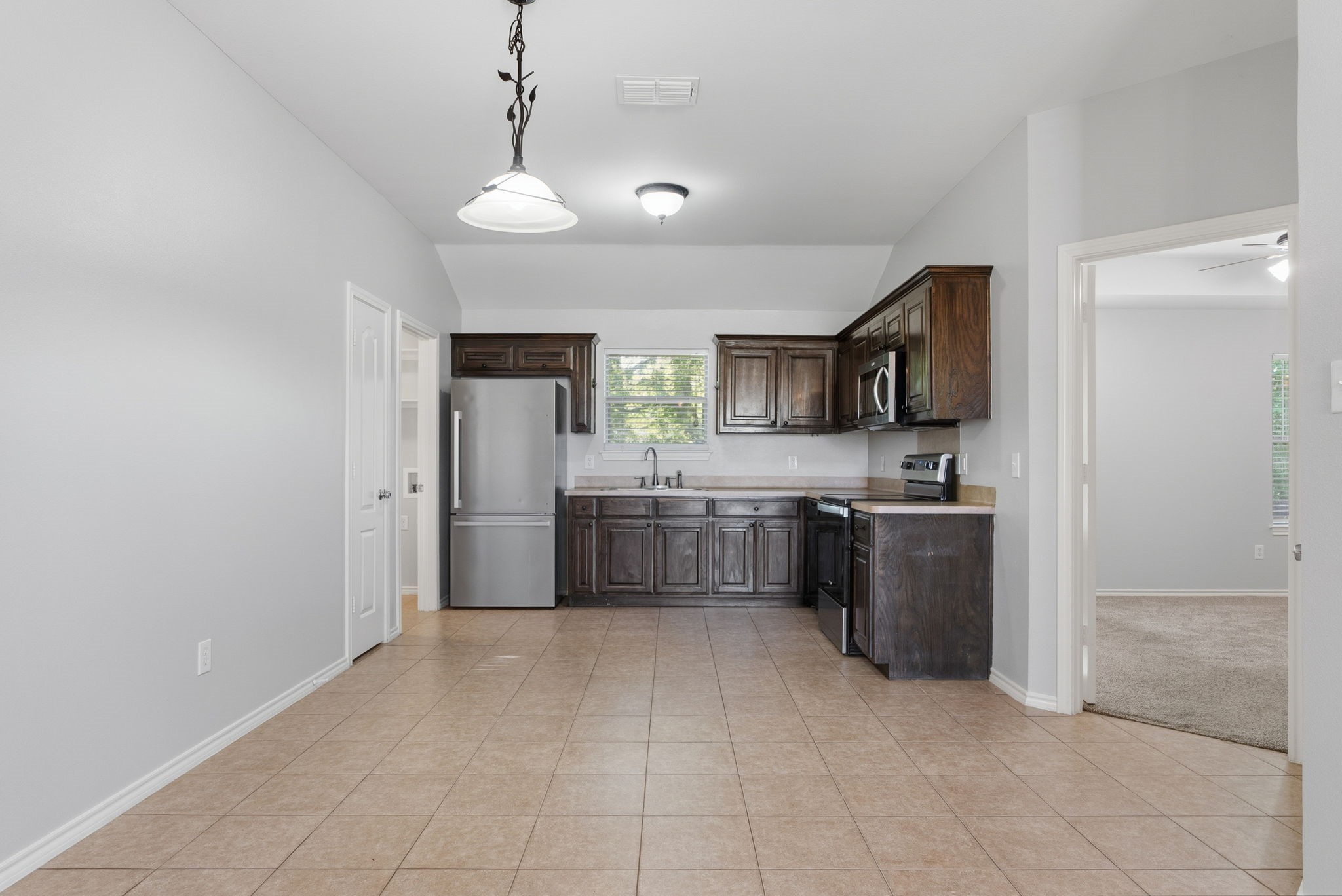 208 Shelley Lindale TX 75771
