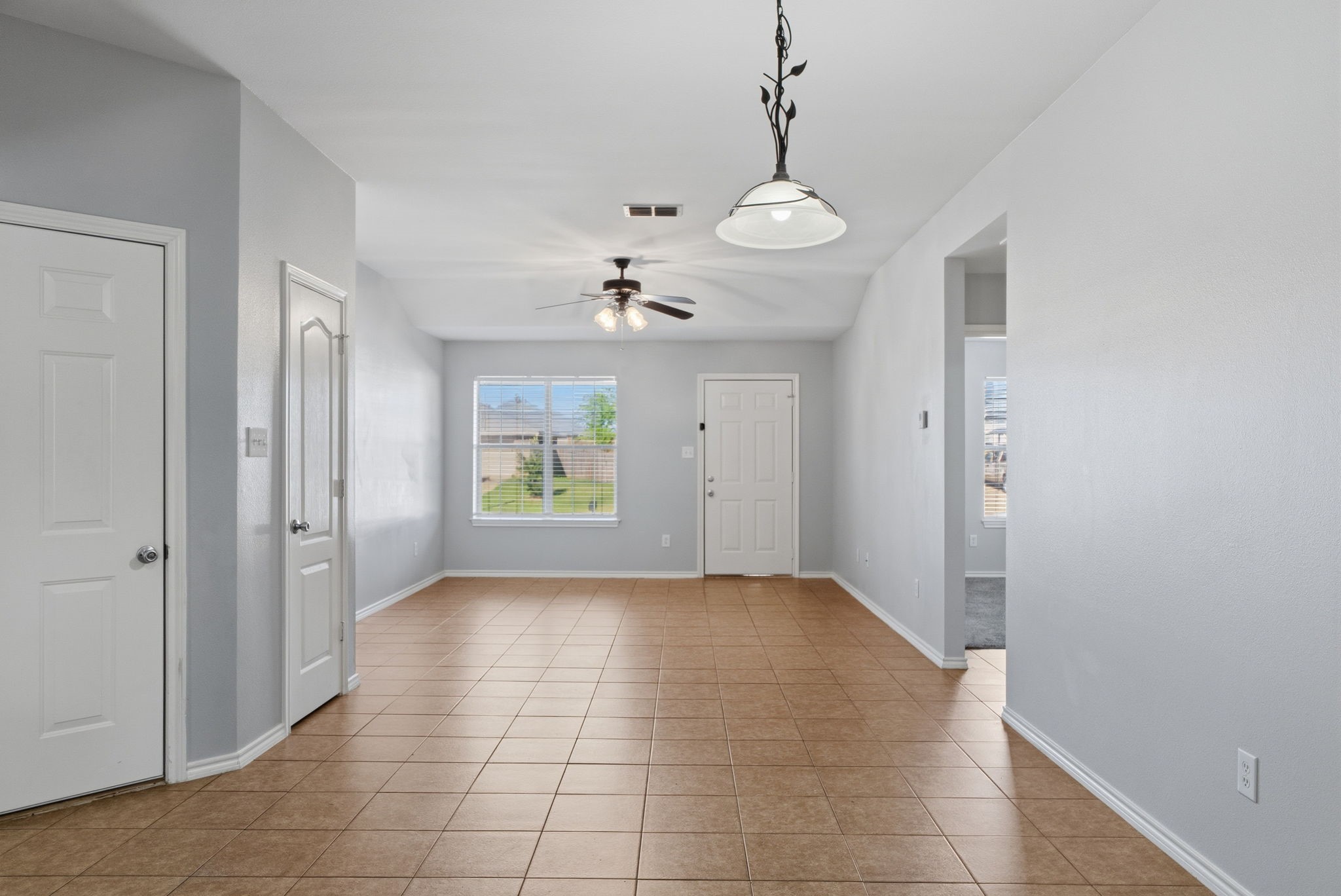 208 Shelley Lindale TX 75771