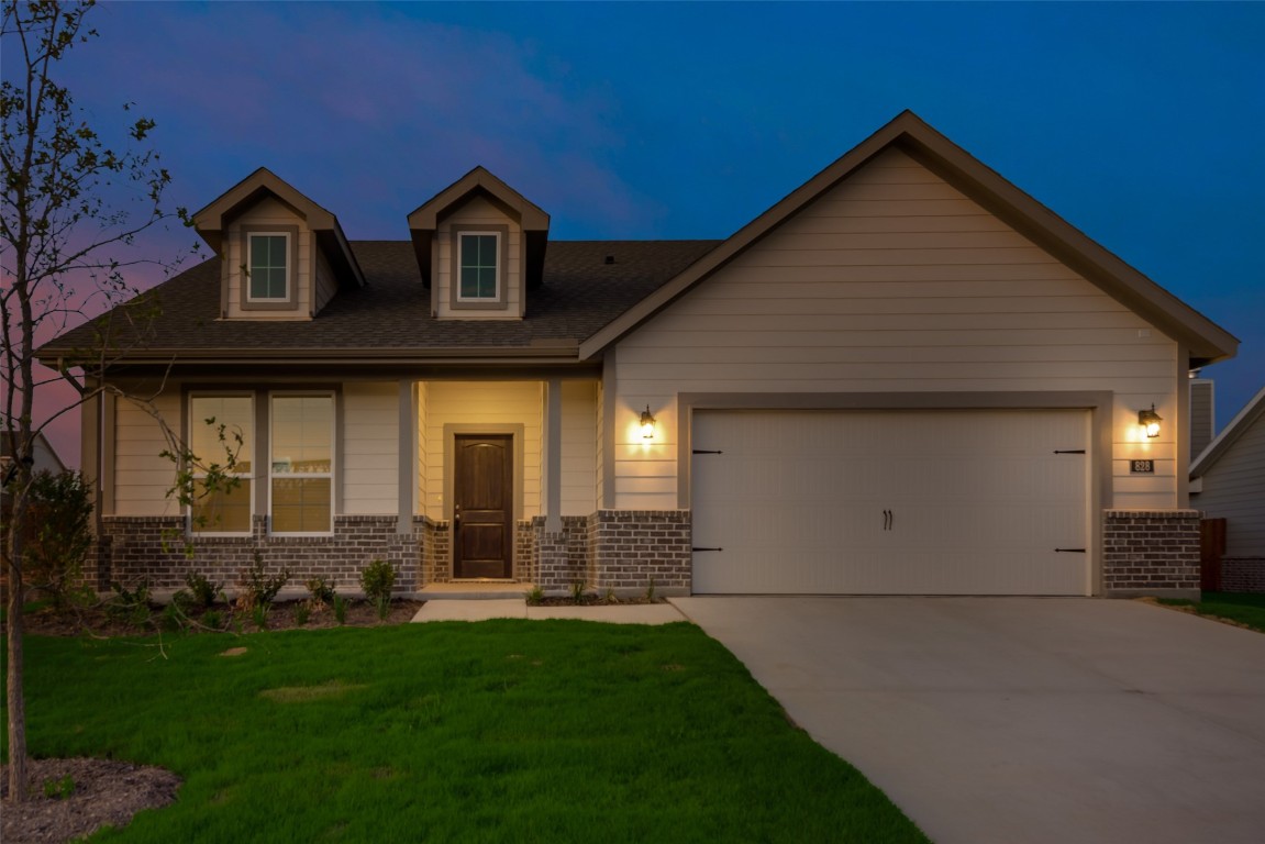 828 Feather Edge Drive Springtown TX 76082