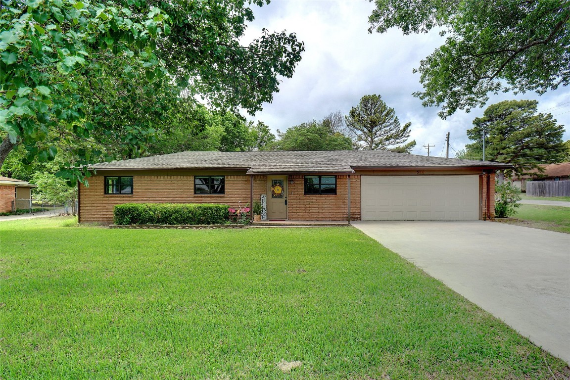 513 Walnut Creek Drive Azle TX 76020