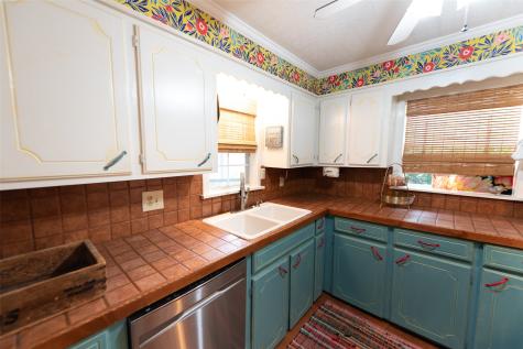 668 Omaha Drive Omaha TX 75571
