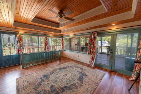 668 Omaha Drive Omaha TX 75571
