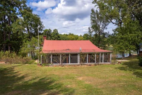 668 Omaha Drive Omaha TX 75571