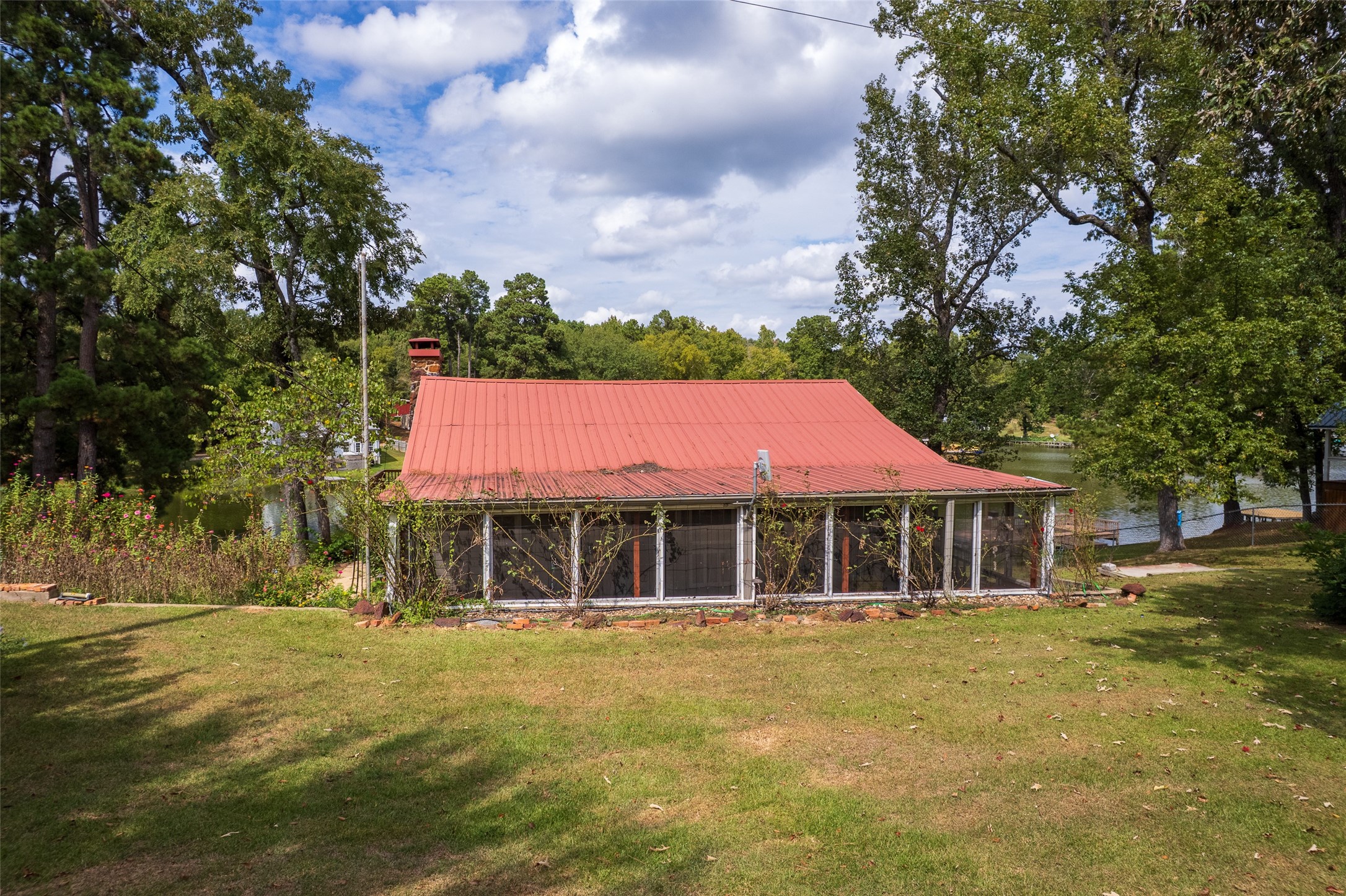 668 Omaha Drive Omaha TX 75571