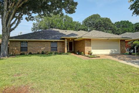 1227 Brookfield Lane Mansfield TX 76063