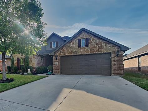 1635 St Croix Street Burleson TX 76028