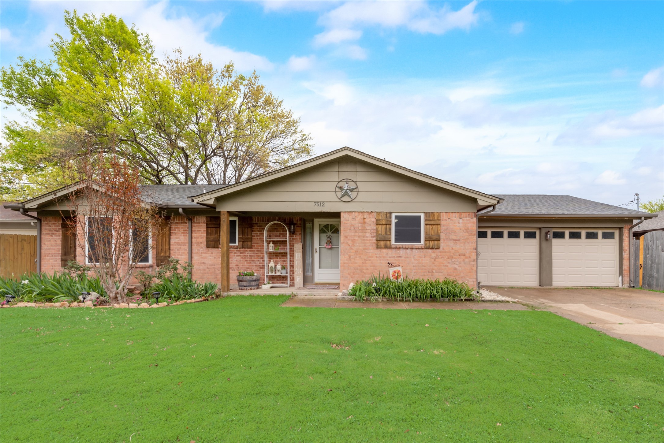 7512 Circle Drive North Richland Hills TX 76180