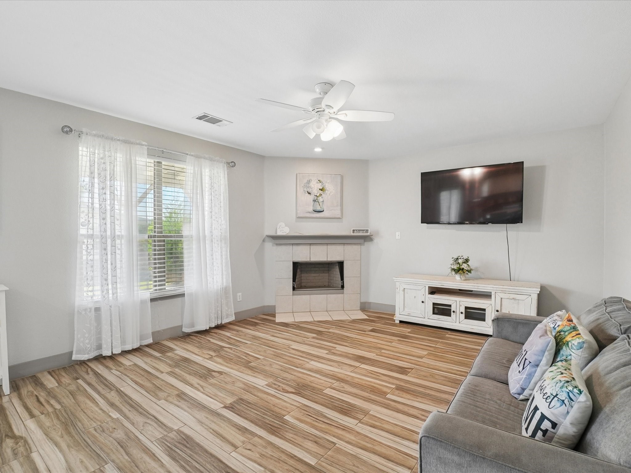 2433 Galemeadow Drive Fort Worth TX 76123