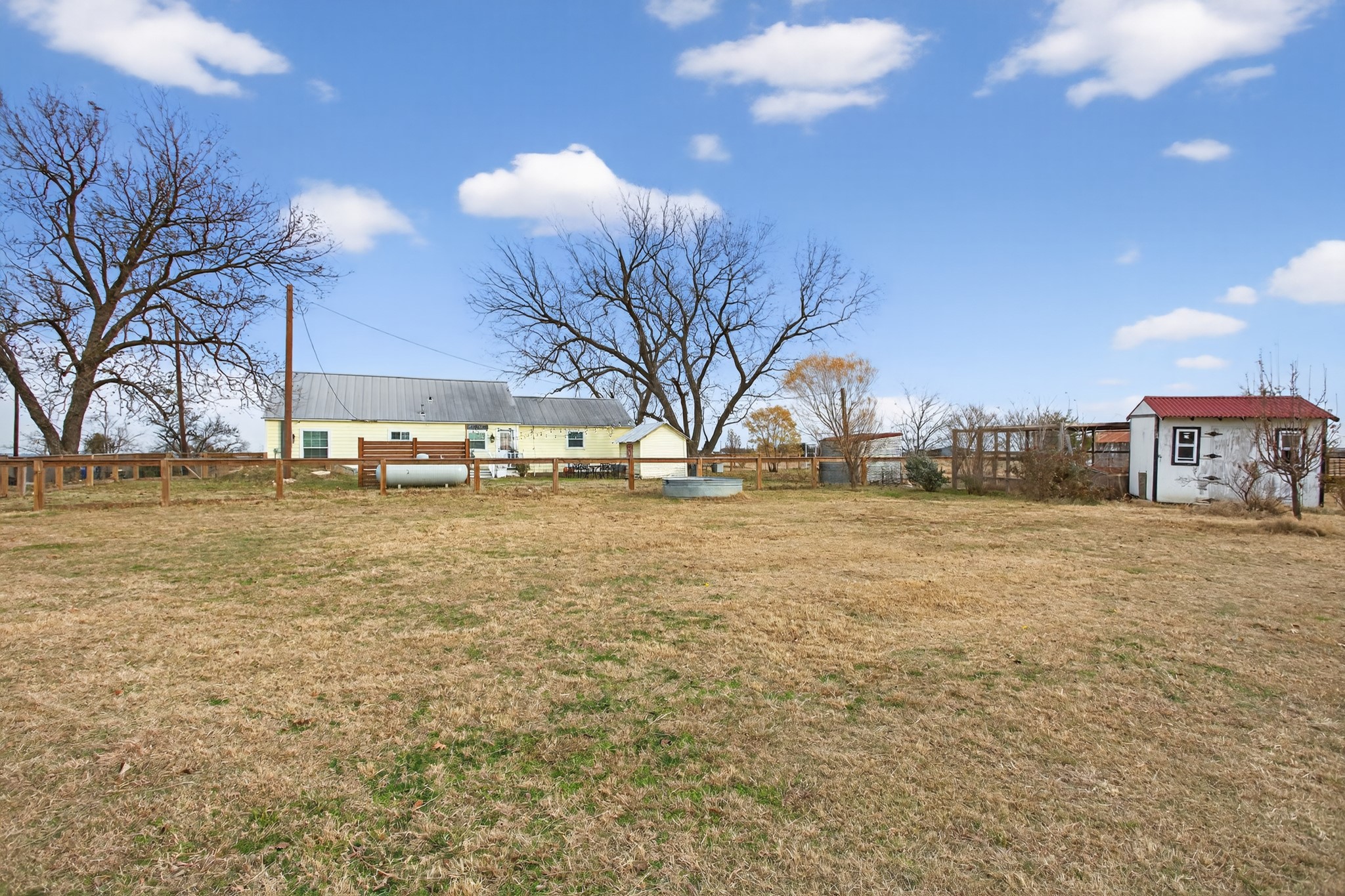 2074 W Fm 922 Valley View TX 76272