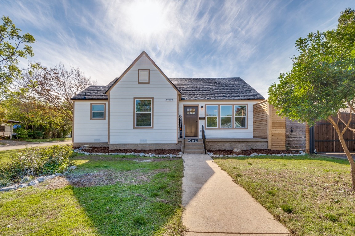 1602 Melbourne Avenue Dallas TX 75224