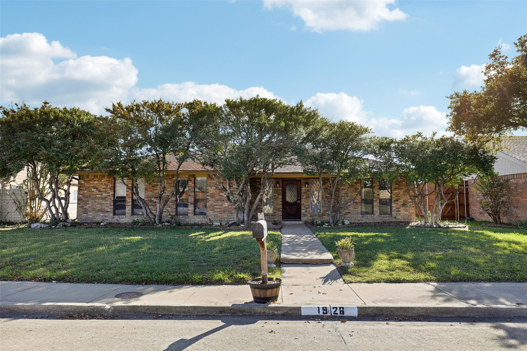 1926 Middle Glen Drive Carrollton TX 75007