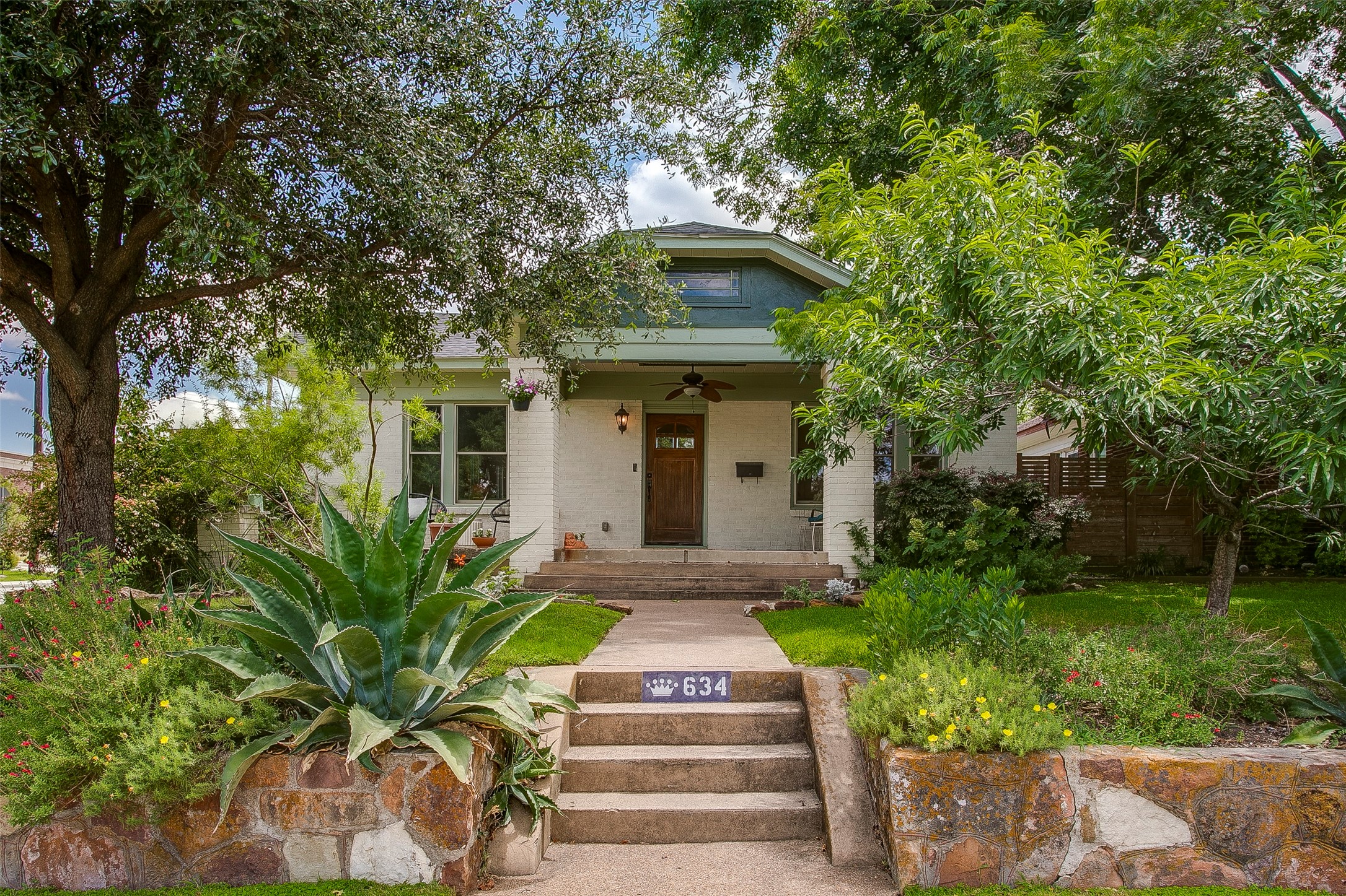 634 N Rosemont Avenue Dallas TX 75208