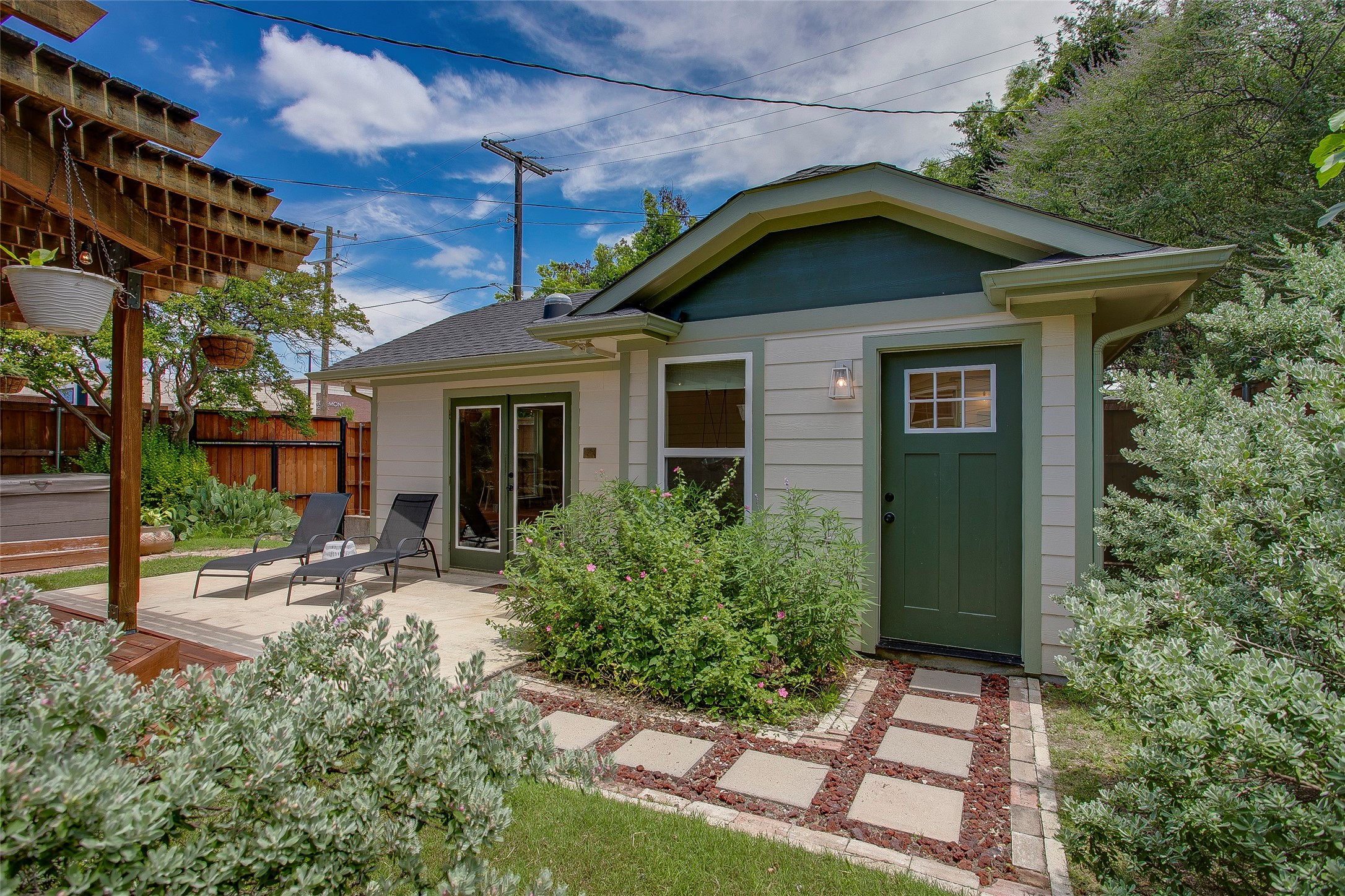 634 N Rosemont Avenue Dallas TX 75208