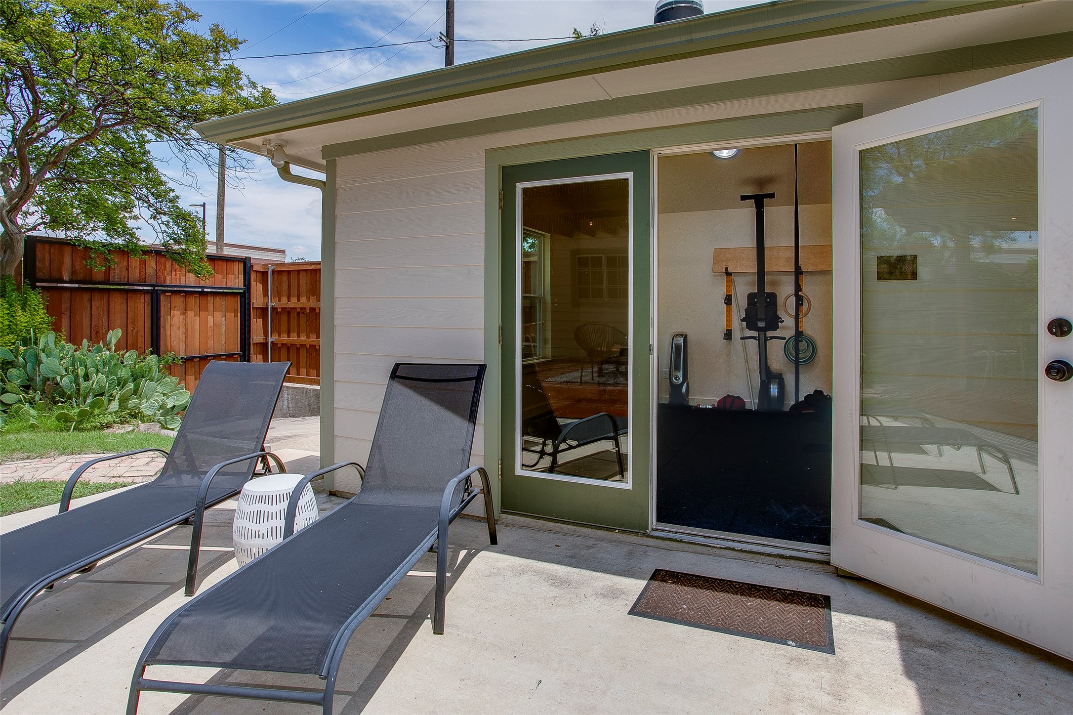634 N Rosemont Avenue Dallas TX 75208