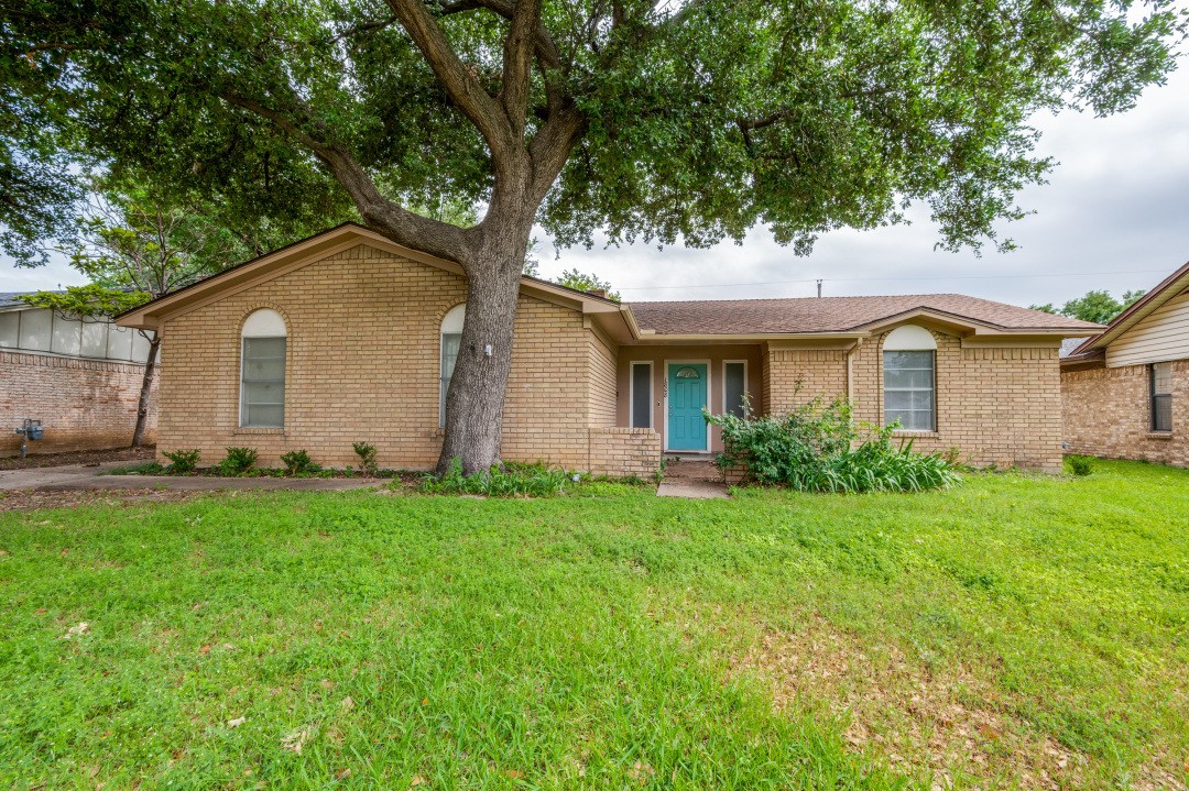 1808 W Rochelle Road Irving TX 75062