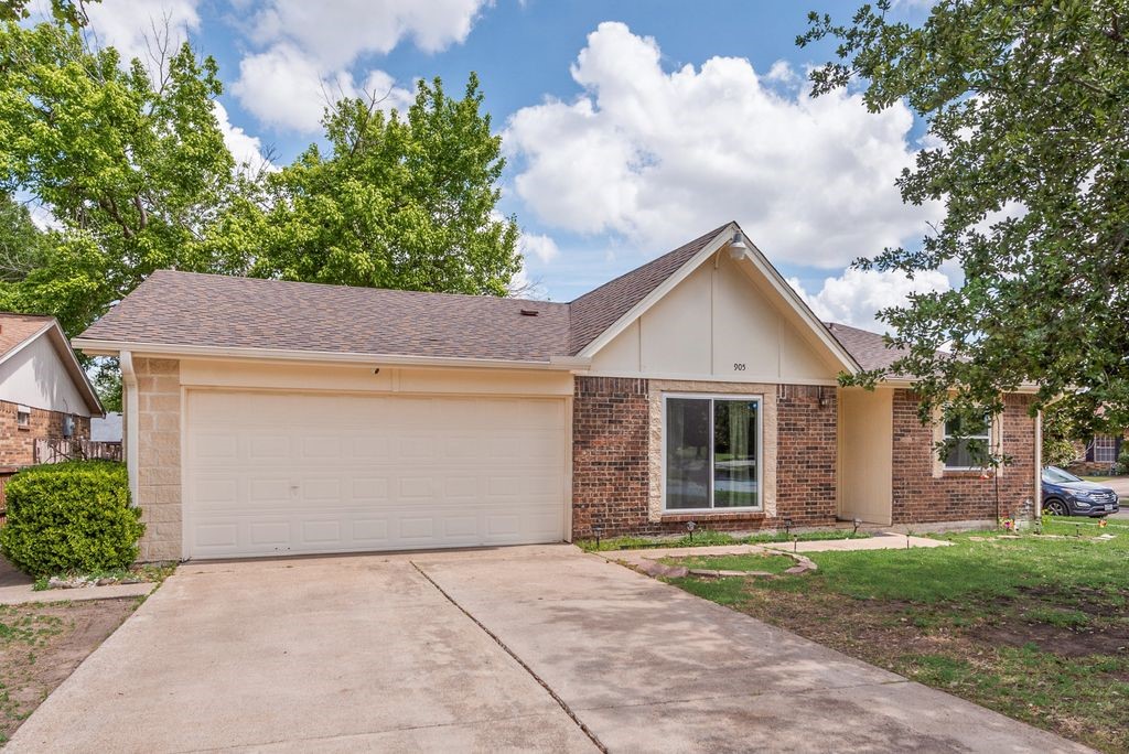 905 Pepperidge Court Lancaster TX 75134
