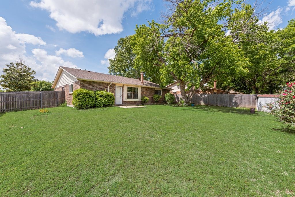 905 Pepperidge Court Lancaster TX 75134
