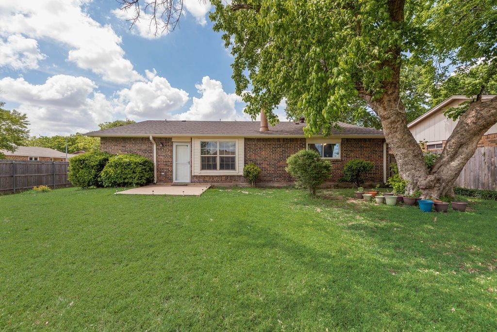 905 Pepperidge Court Lancaster TX 75134
