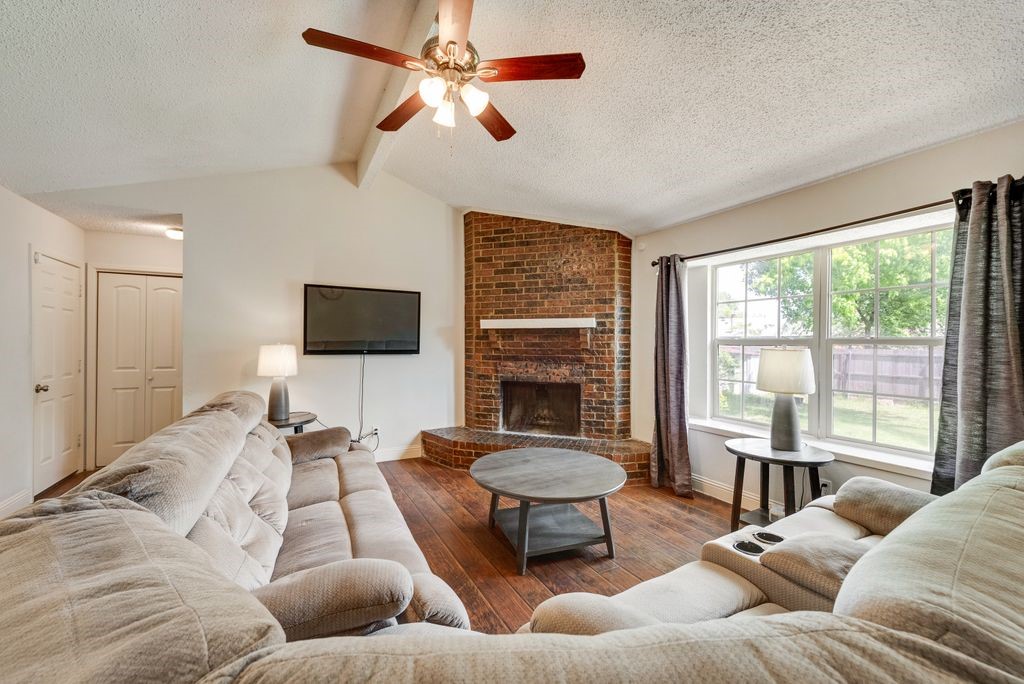 905 Pepperidge Court Lancaster TX 75134