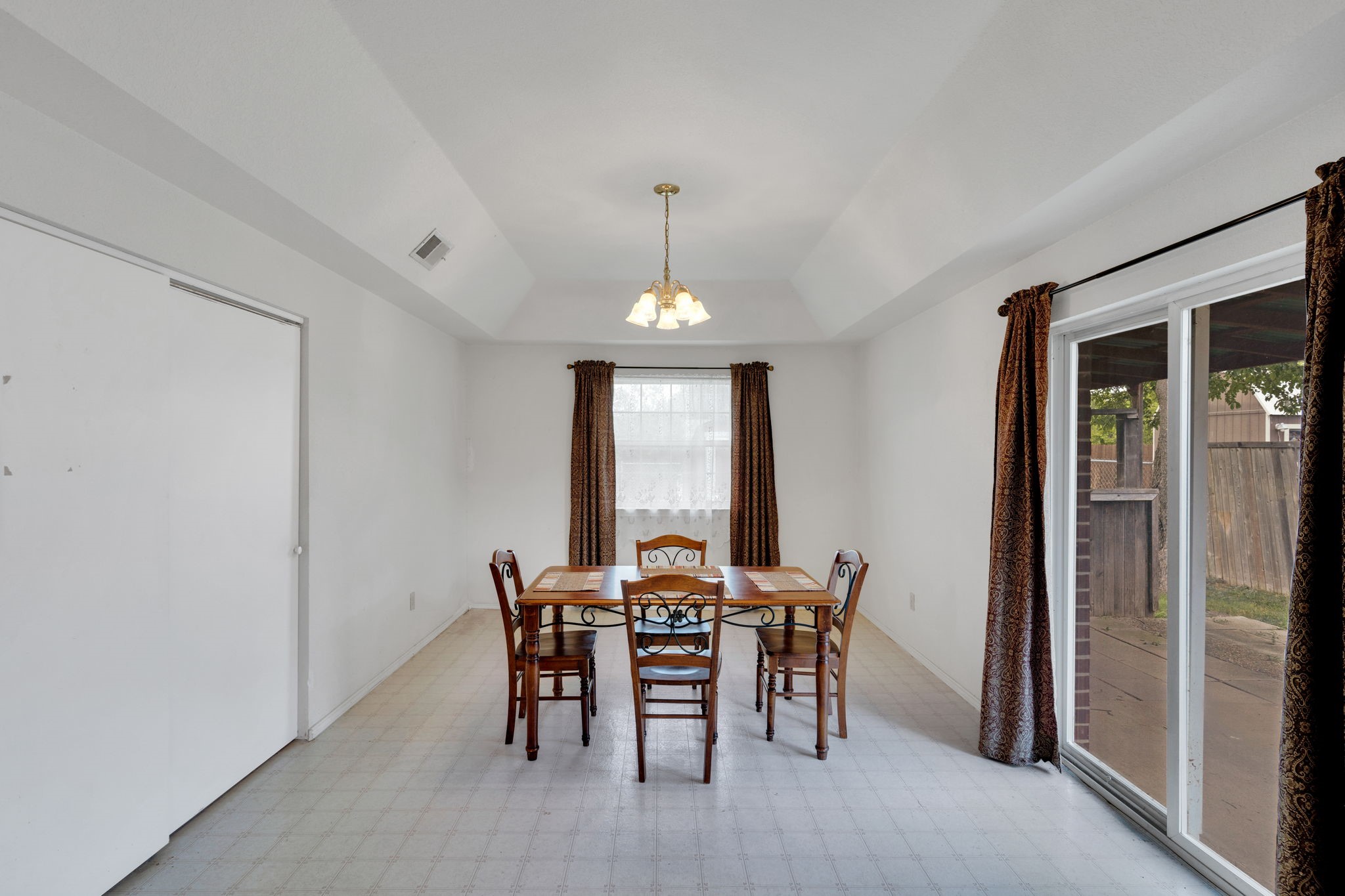512 Bluebird Lane Red Oak TX 75154