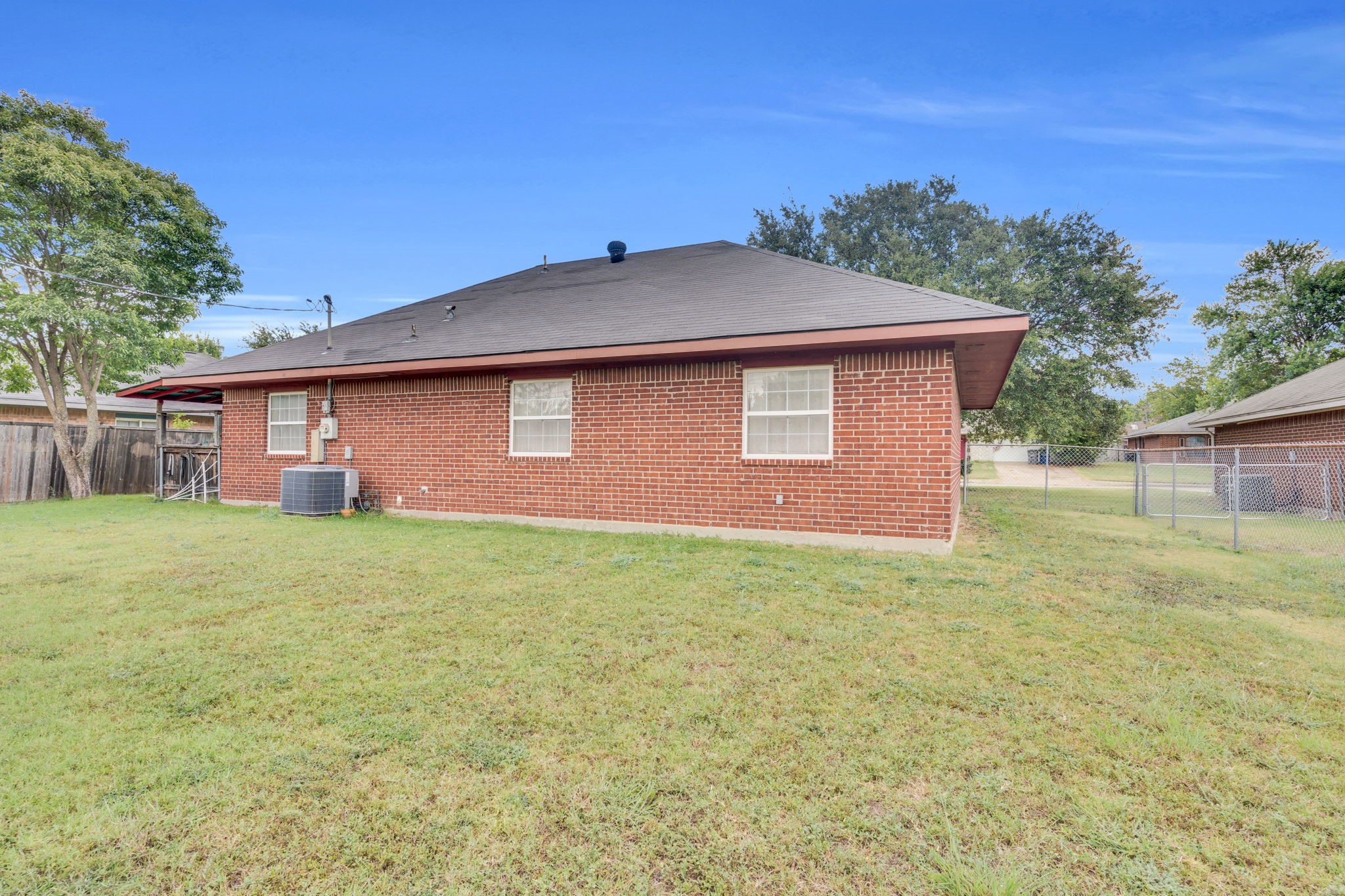 512 Bluebird Lane Red Oak TX 75154