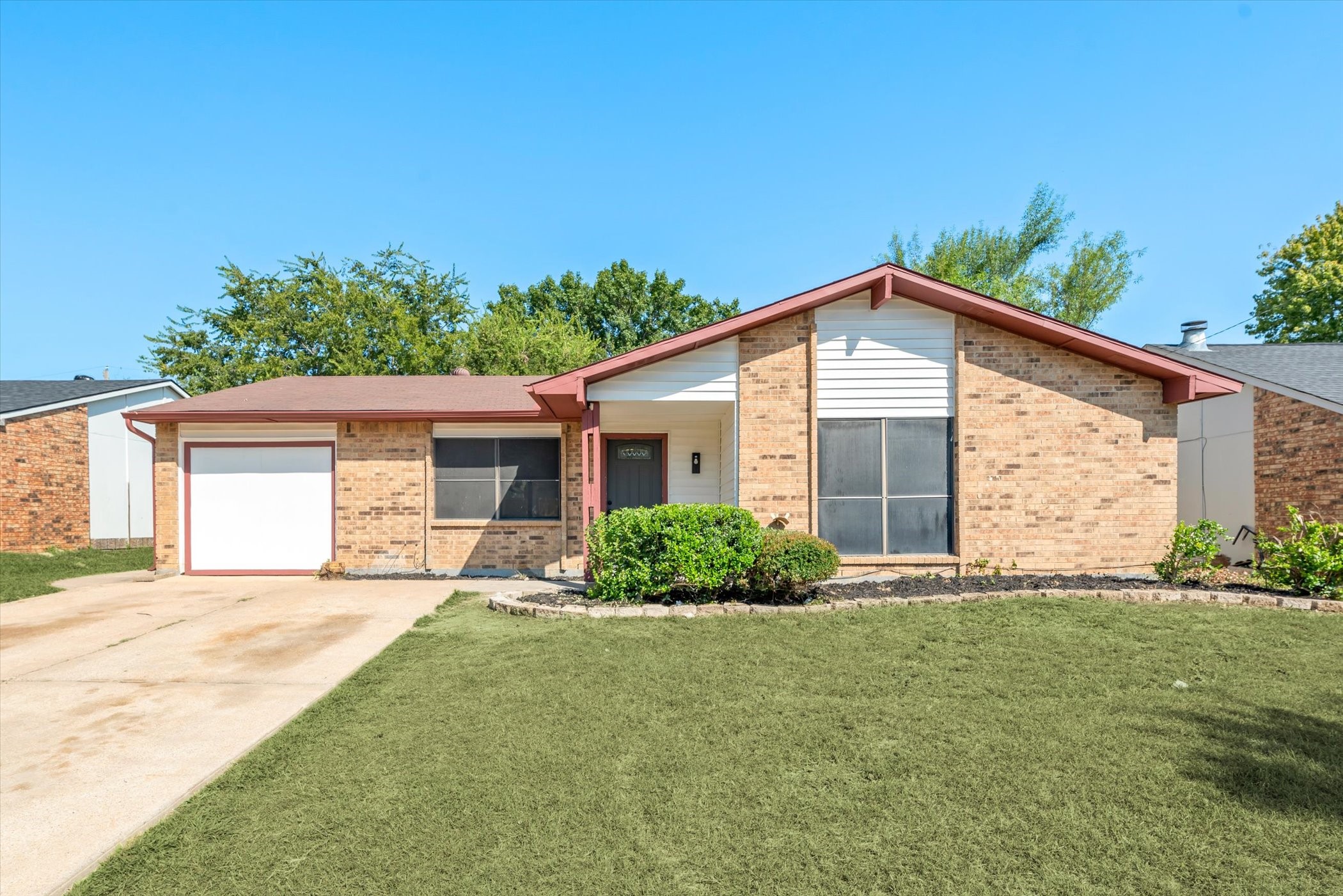 811 Lawndale Drive Arlington TX 76017