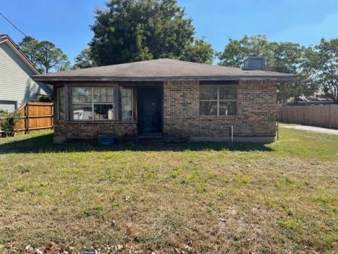 1307 Worthington Street Grapevine TX 76051