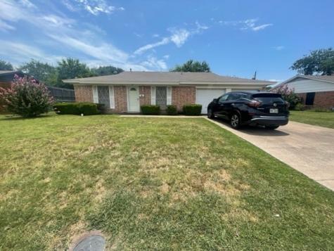 409 San Carlos Drive Grand Prairie TX 75051