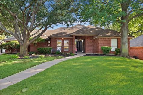 2004 Royal Club Court Arlington TX 76017