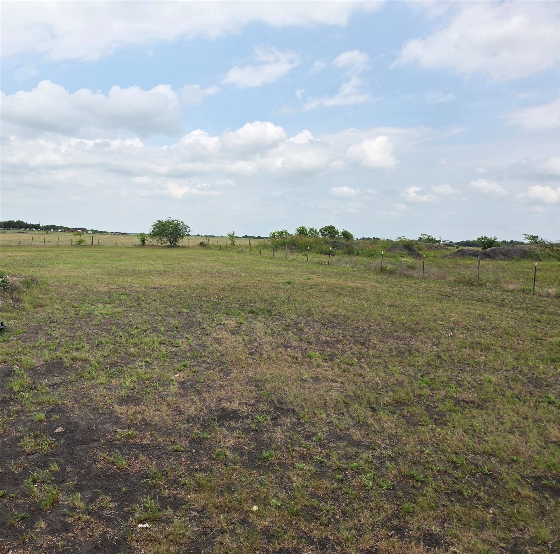237 Barry Country Court Barry TX 75102